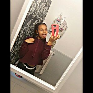 Meet your Posher, Felicity